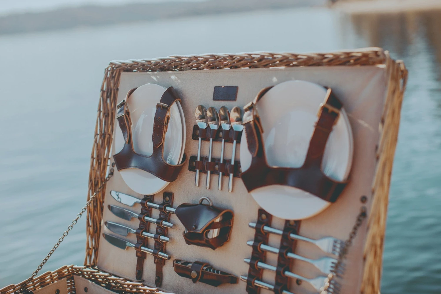 Charleston Picnic Basket By Picnic Time Family Of Brands 7 Charleston Picnic Basket By Picnic Time Family Of Brands - Image 5